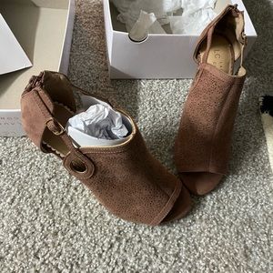 Lauren Conrad NIB heels Booties 8.5